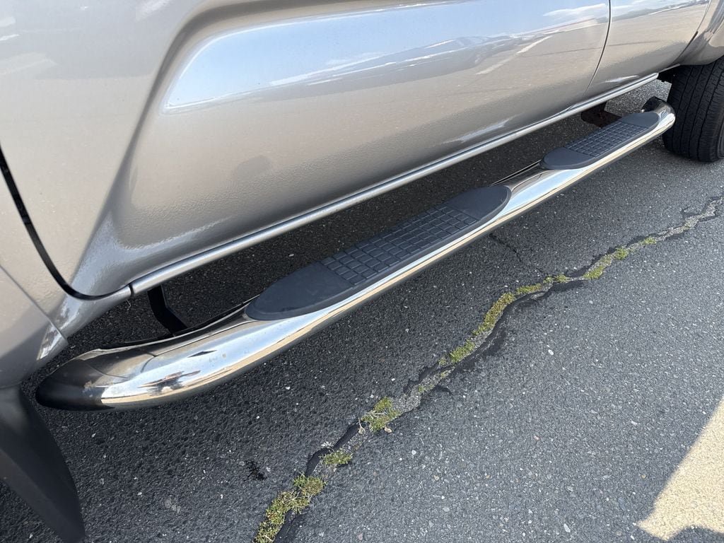 Used 2018 Toyota Tacoma SR5 AWD/4WD image 13