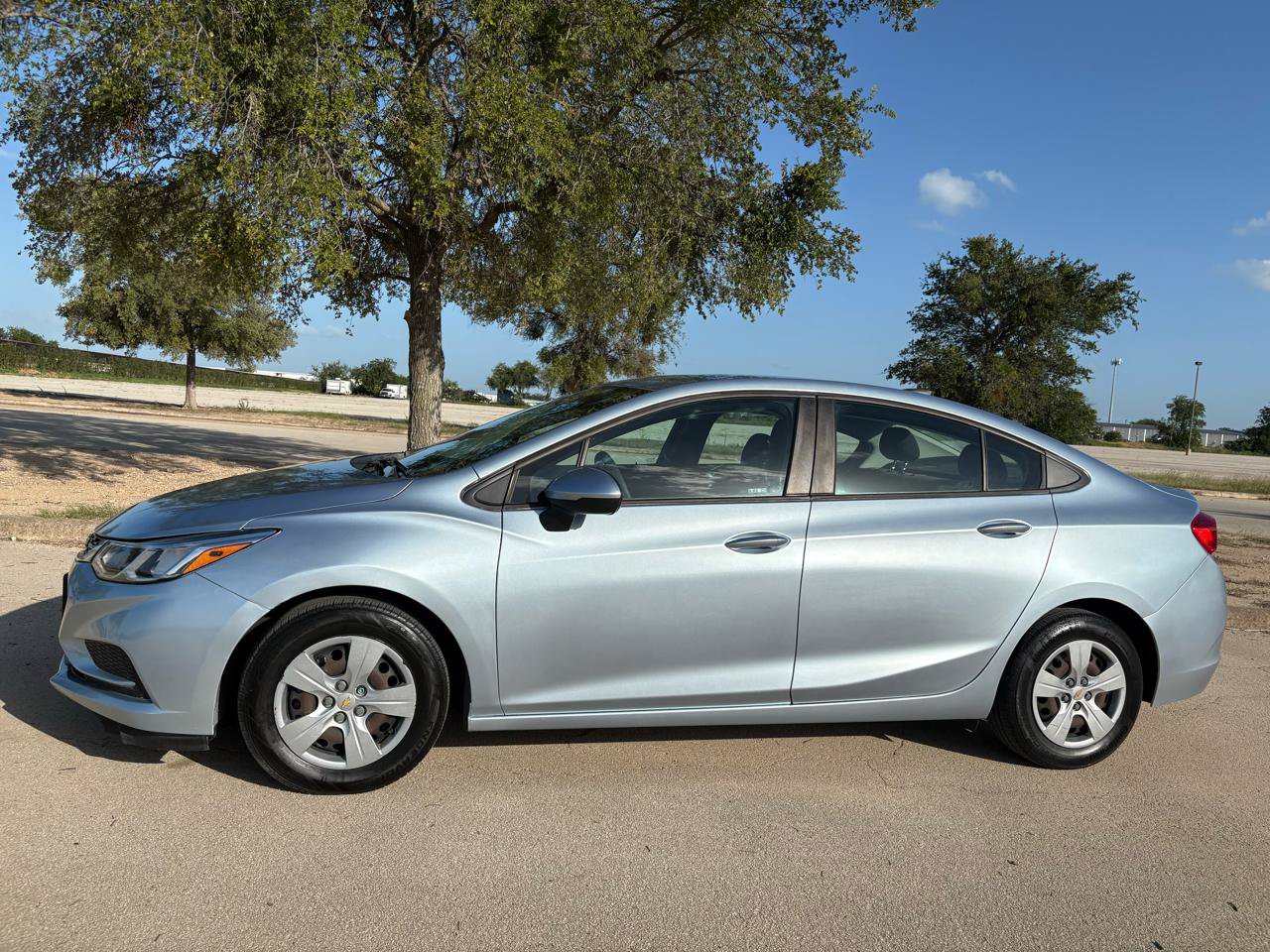 Used 2017 Chevrolet Cruze LS FWD image 7