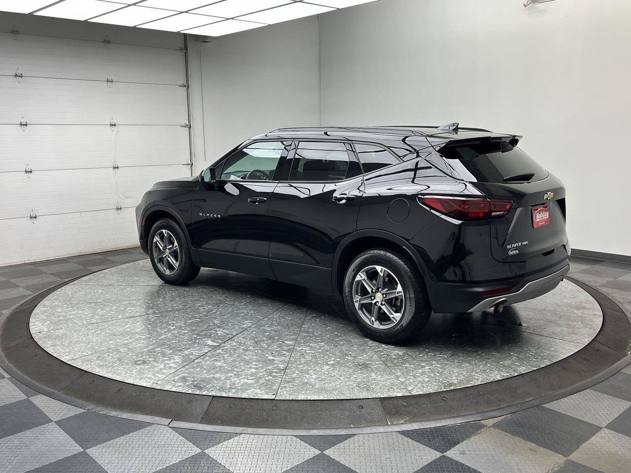 Certified 2024 Chevrolet Blazer LT w/ Convenience Package AWD/4WD image 2