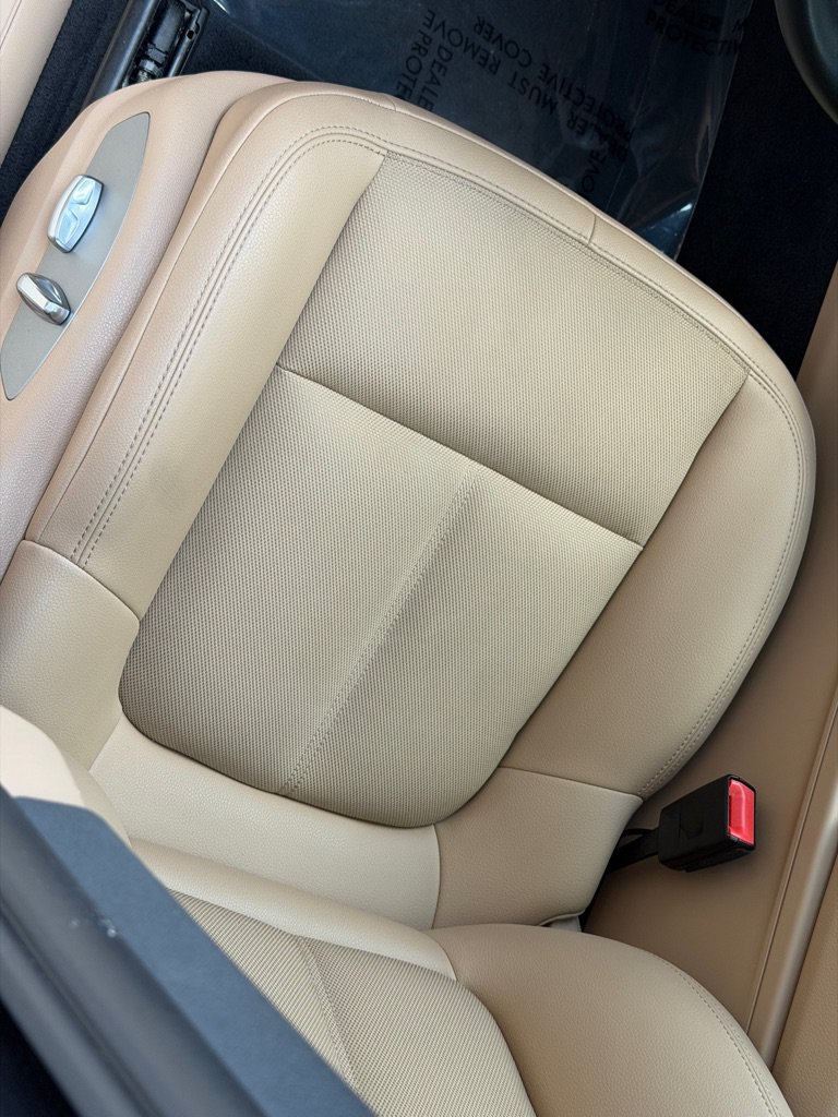 Used 2023 Porsche Macan AWD/4WD image 30