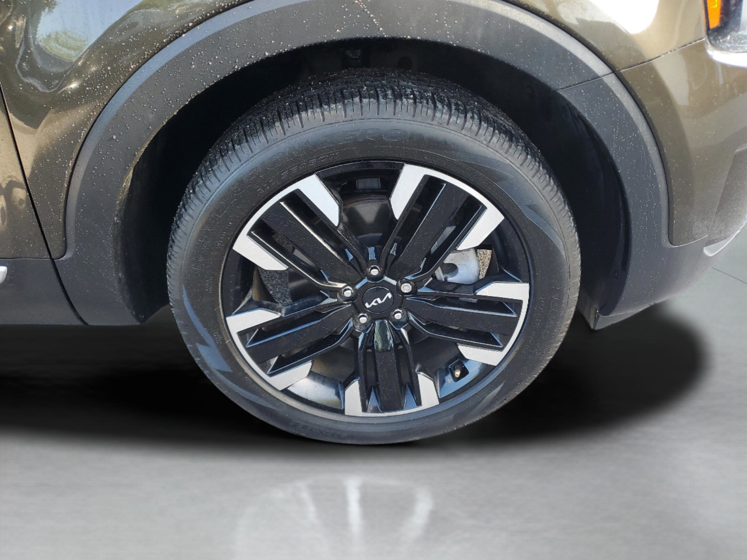 Certified 2024 Kia Telluride SX image 6