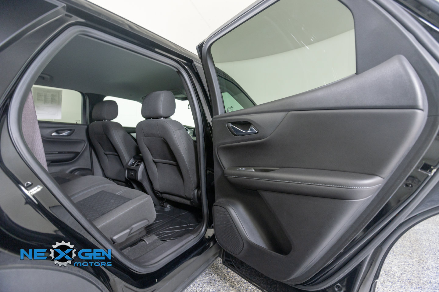 Used 2021 Chevrolet Blazer LT FWD image 35
