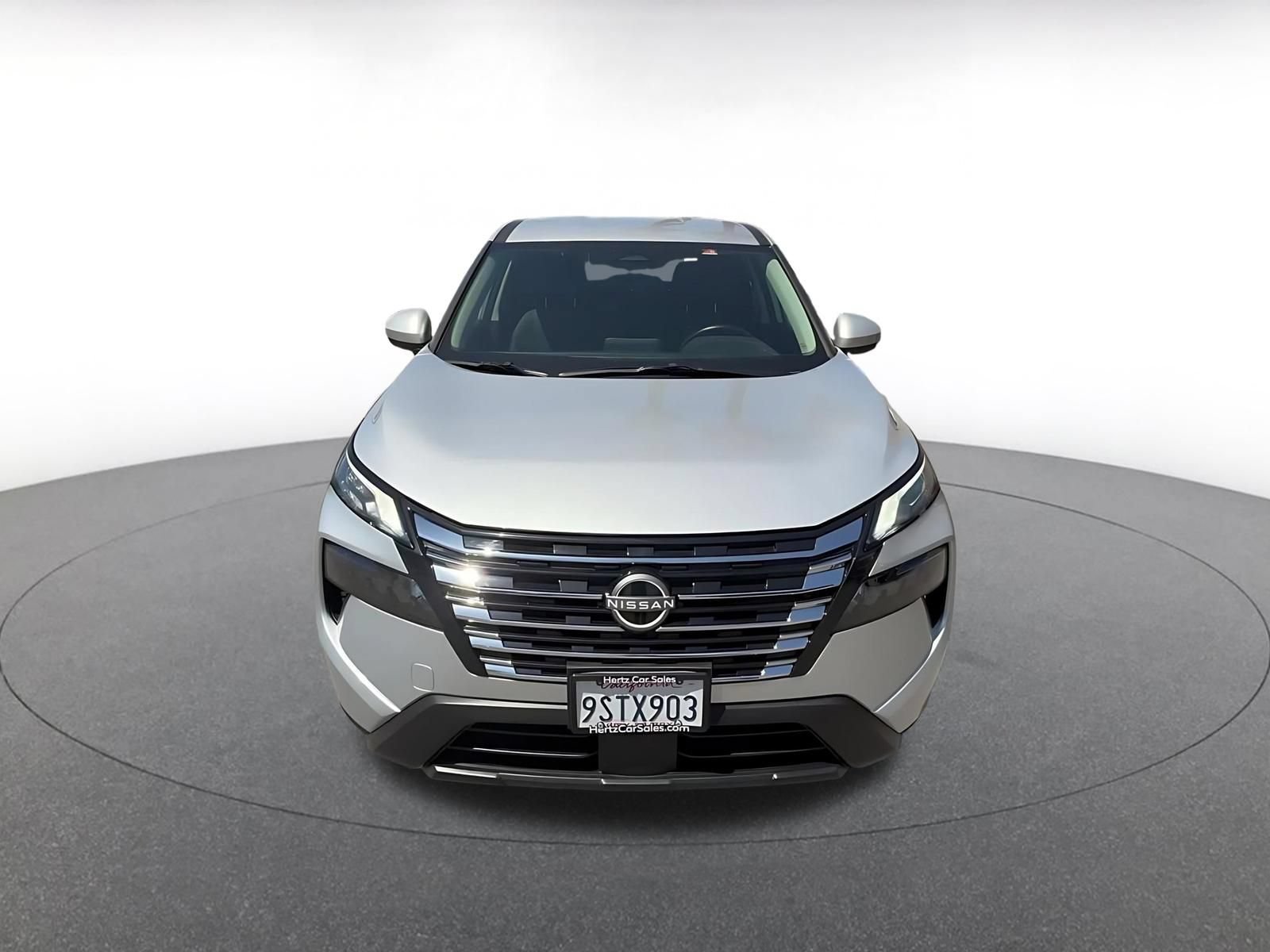 Used 2025 Nissan Rogue SV FWD image 8