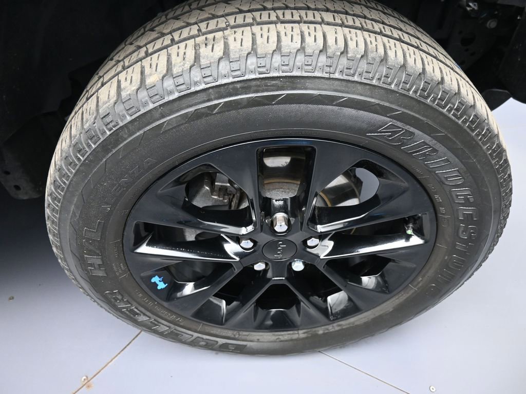 Used 2023 Jeep Wrangler Unlimited Sahara w/ Cold Weather Group image 13