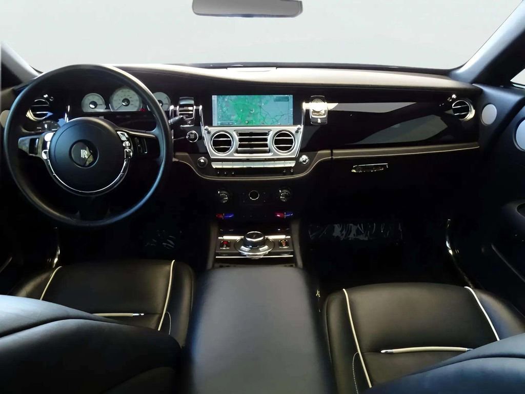 Used 2017 Rolls-Royce Wraith image 16