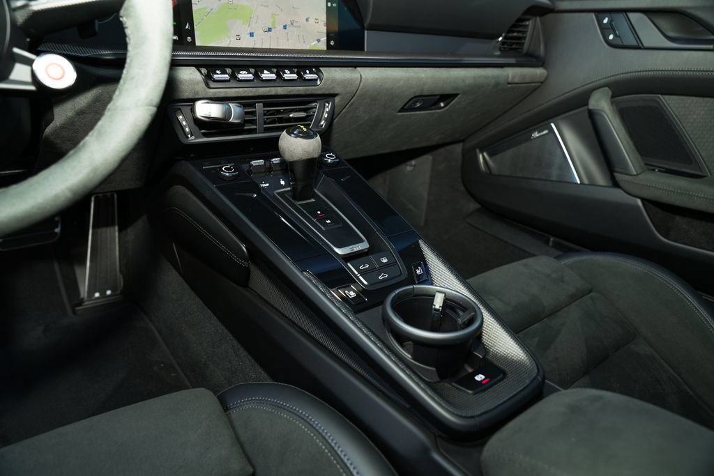 Certified 2025 Porsche 911 Carrera GTS RWD image 27