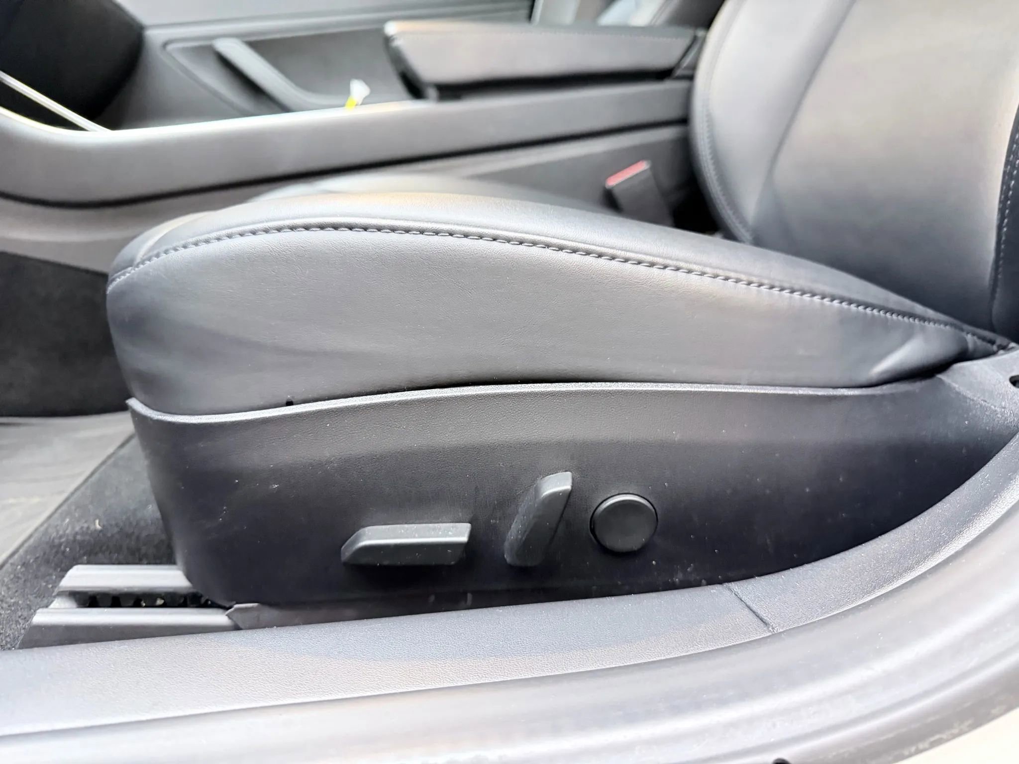 Used 2018 Tesla Model 3 Long Range image 13