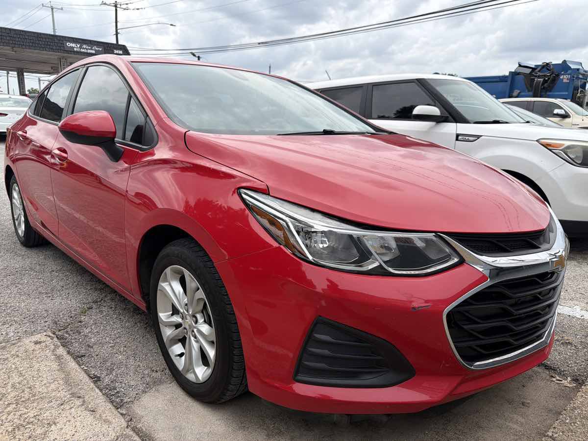 Used 2019 Chevrolet Cruze LS w/ LS Convenience Package FWD image 2
