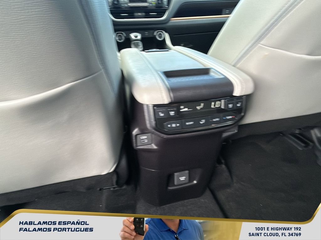 Used 2025 Toyota Grand Highlander AWD image 25