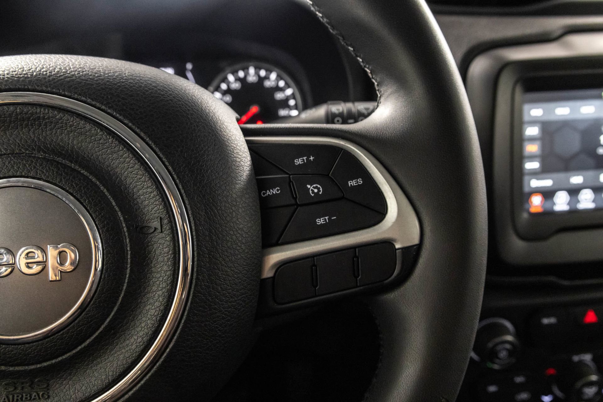 Used 2020 Jeep Renegade Latitude FWD image 26