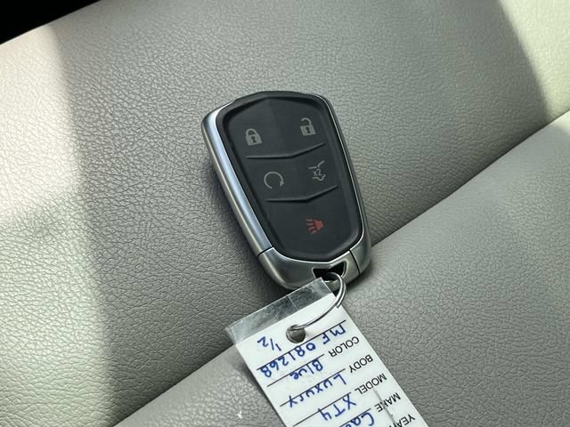 Used 2021 Cadillac XT4 Luxury w/ Cold Weather Package FWD image 36
