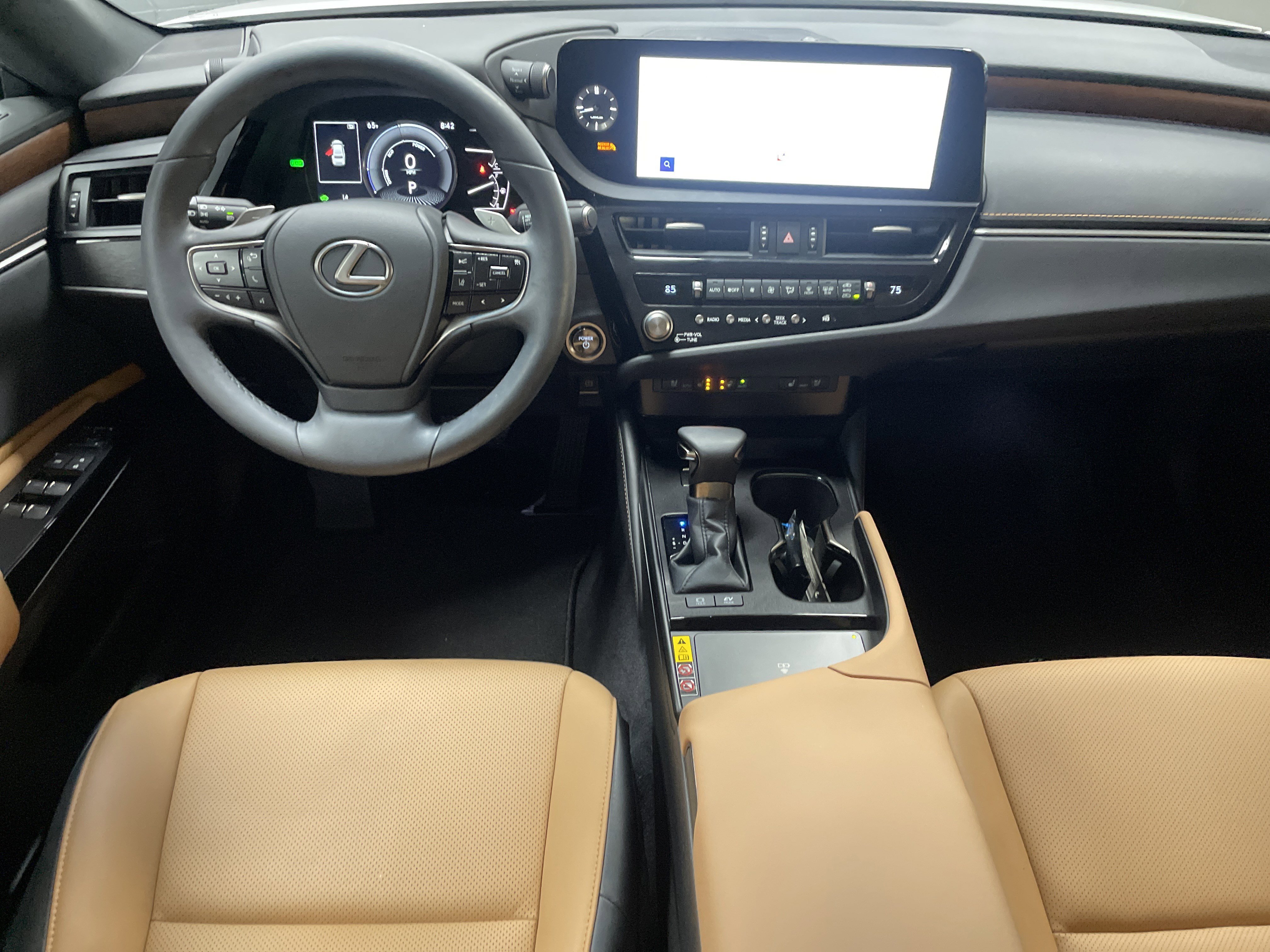 Used 2025 Lexus ES 300h w/ Premium Package image 30