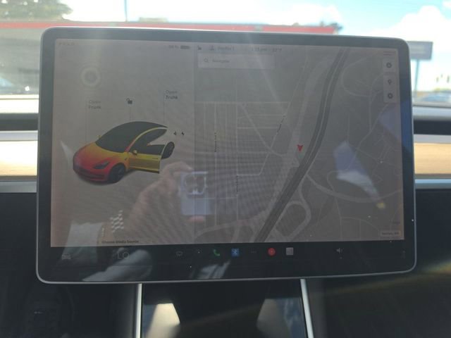 Used 2018 Tesla Model 3 Long Range RWD image 14