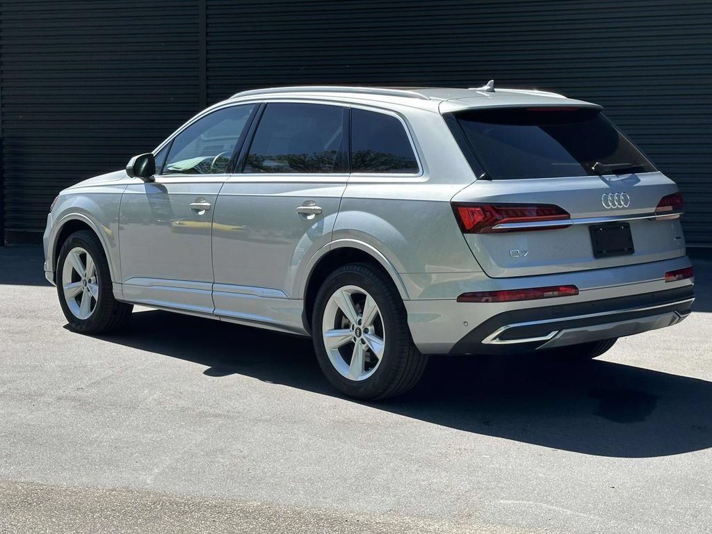 Used 2023 Audi Q7 2.0T Premium w/ Convenience Package AWD/4WD image 3