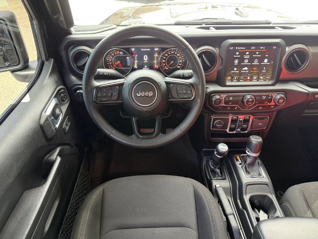 Used 2023 Jeep Gladiator Sport AWD/4WD image 14