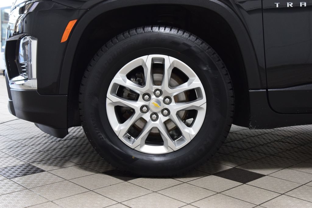 Used 2023 Chevrolet Traverse LS w/ Safety Package FWD image 26