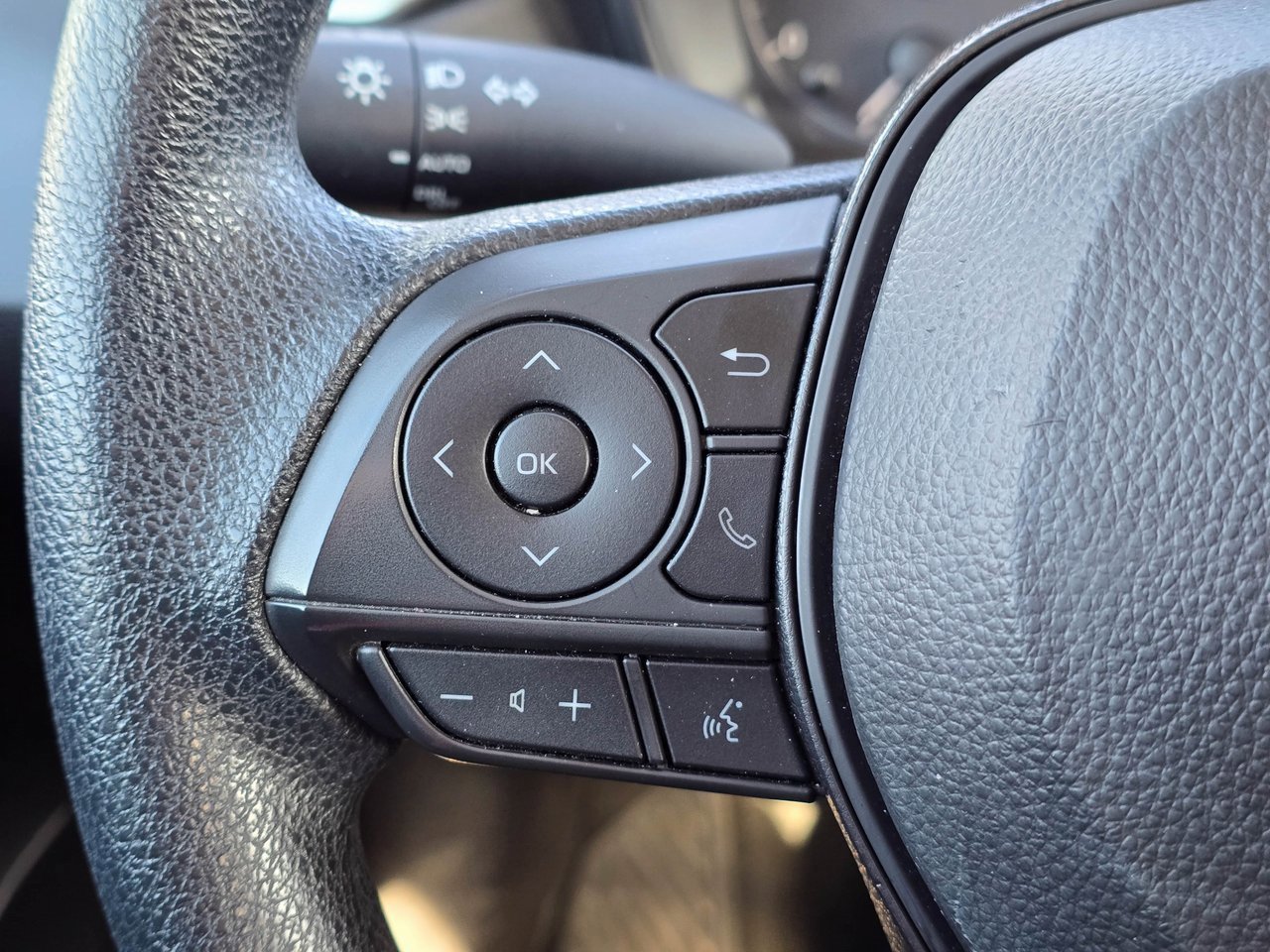 Used 2024 Toyota Corolla LE image 18