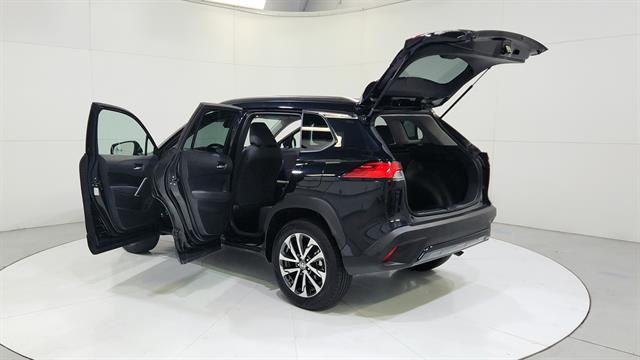 Used 2025 Toyota Corolla Cross XLE image 31