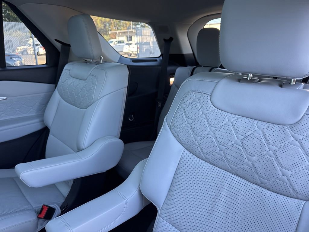 Used 2025 Ford Explorer Platinum w/ Ultimate Package image 15