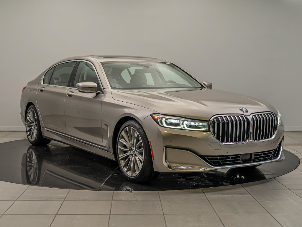 Used 2022 BMW 750i xDrive AWD/4WD image 3