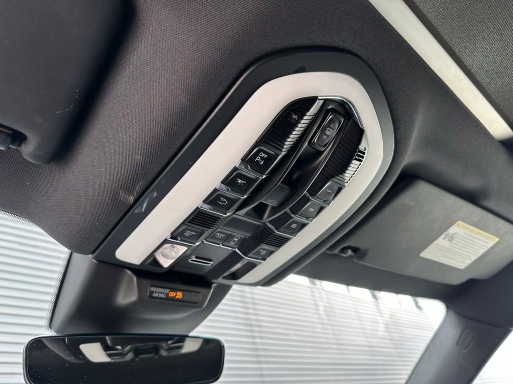 Certified 2024 Porsche Macan AWD/4WD image 34