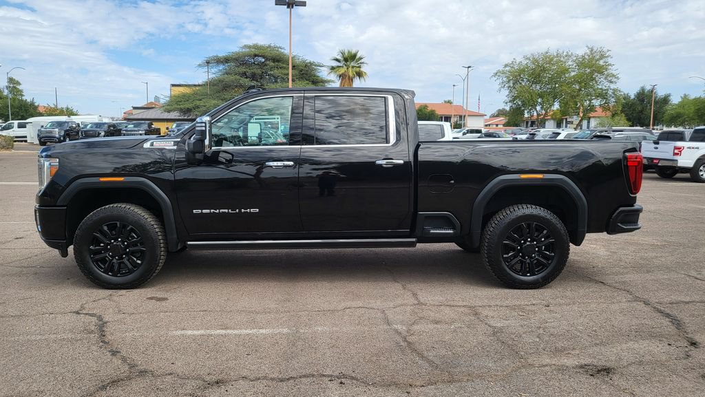Used 2021 GMC Sierra 2500 Denali w/ Denali Black Diamond Edition AWD/4WD image 5