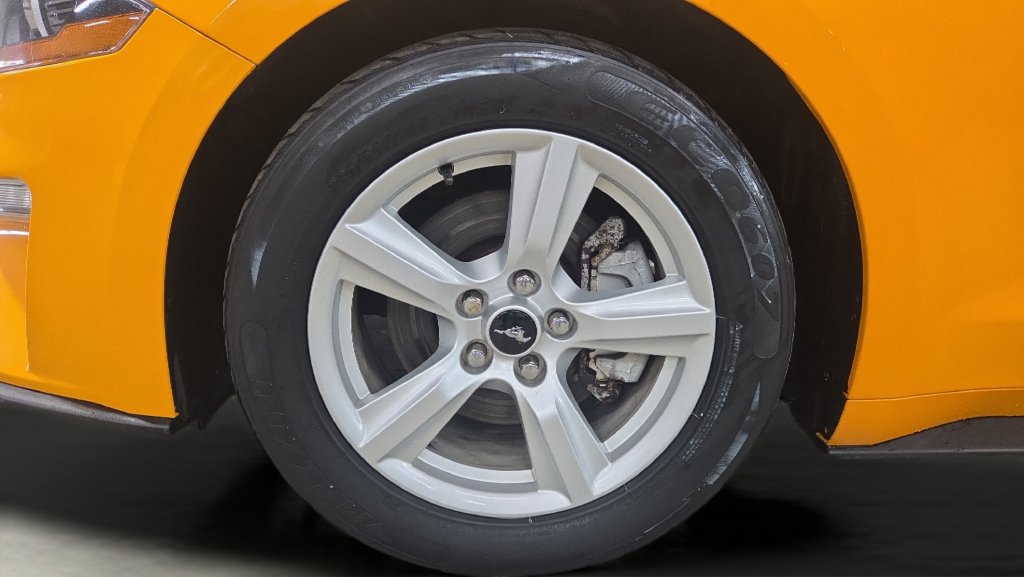 Used 2018 Ford Mustang Coupe RWD image 21
