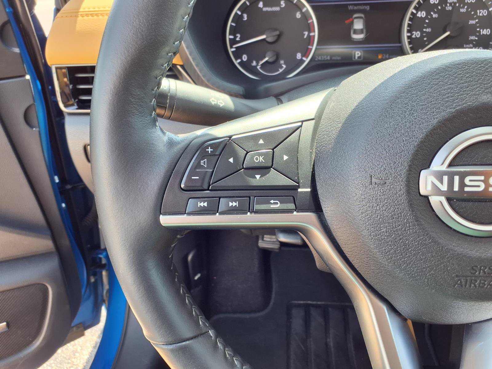 Used 2024 Nissan Sentra SV w/ SV Premium Package FWD image 14