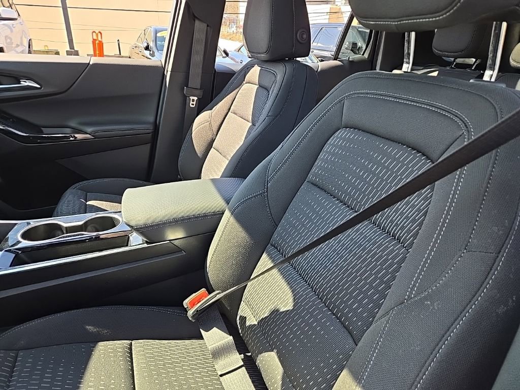 Used 2025 Chevrolet Equinox LT image 19