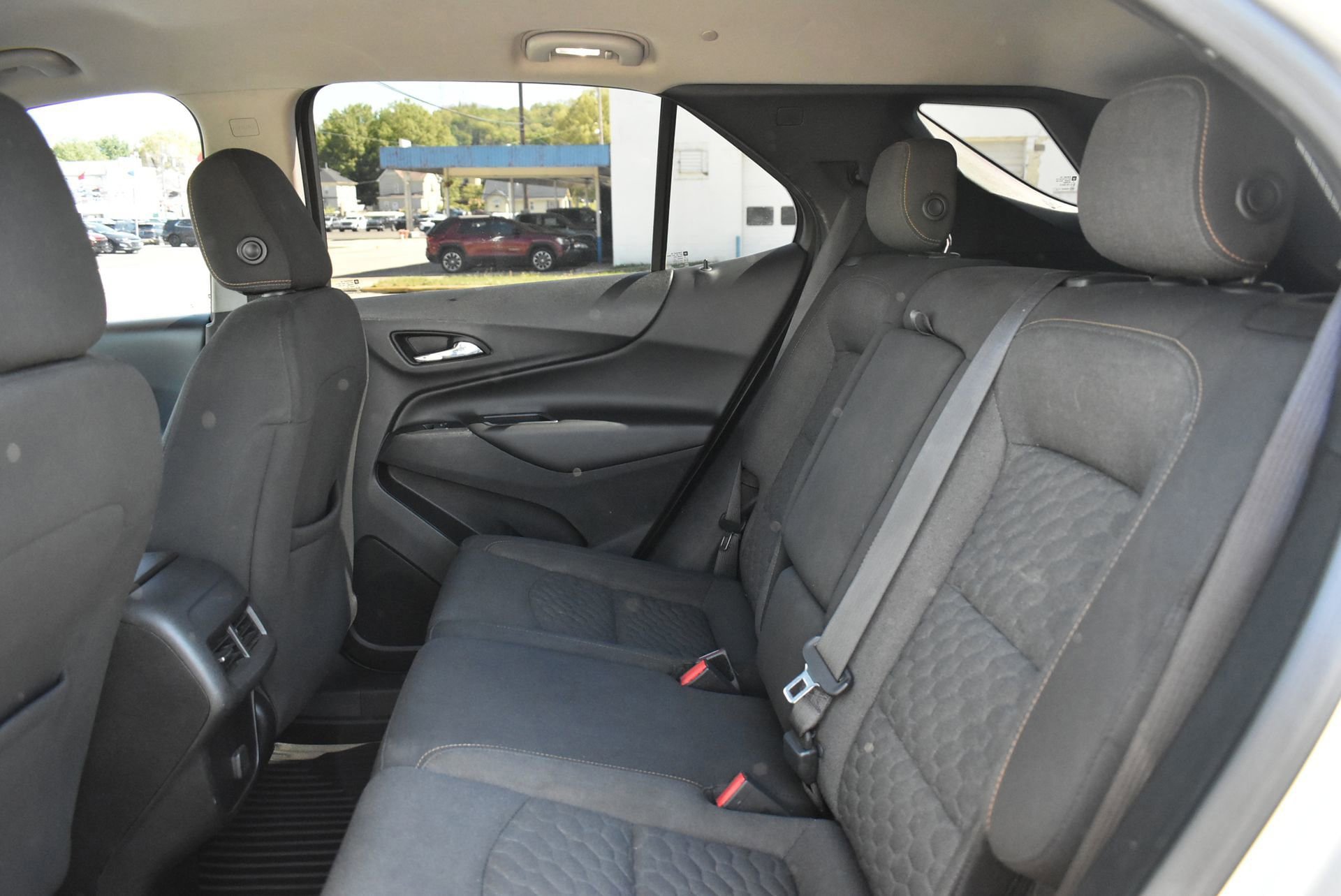 Used 2018 Chevrolet Equinox LT FWD image 17