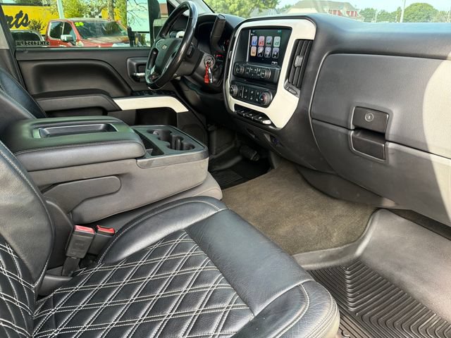 Used 2017 Chevrolet Silverado 2500 LT AWD/4WD image 24