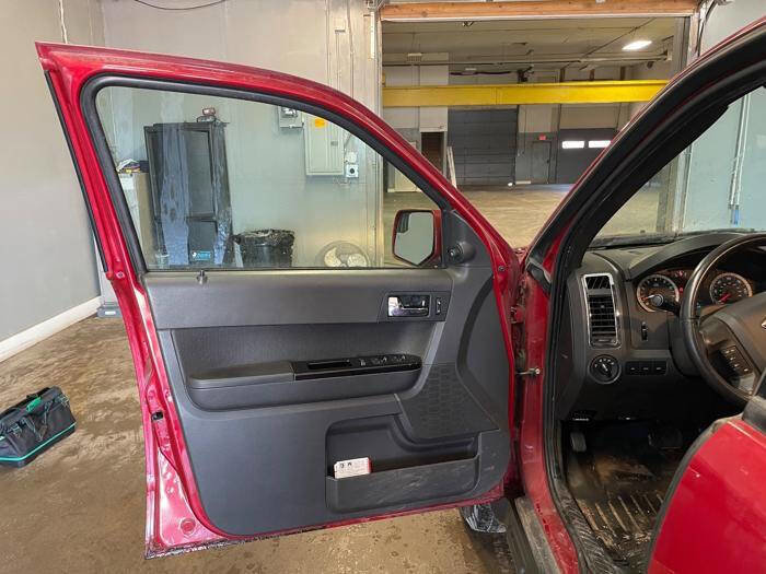 Used 2011 Ford Escape Limited image 22