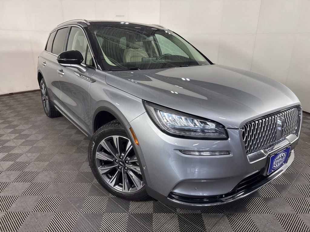 Used 2022 Lincoln Corsair Reserve w/ Equipment Group 201A AWD/4WD image 2