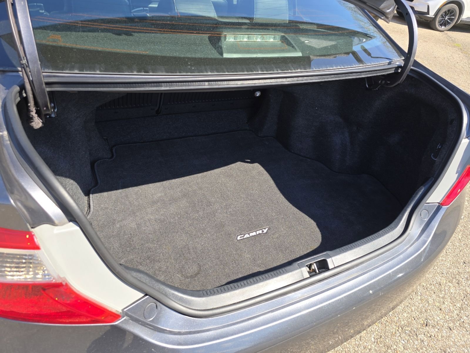 Used 2013 Toyota Camry SE w/ Convenience Pkg image 14