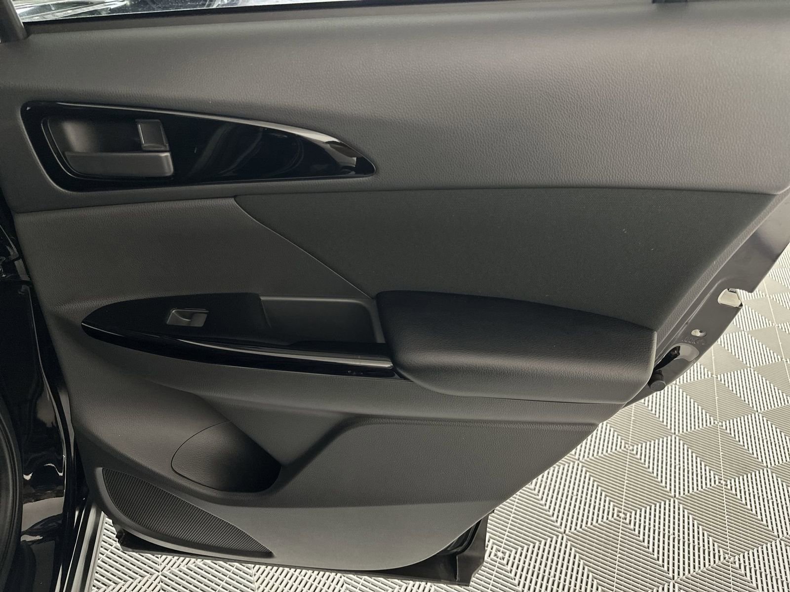 Used 2024 Mitsubishi Eclipse Cross LE image 31