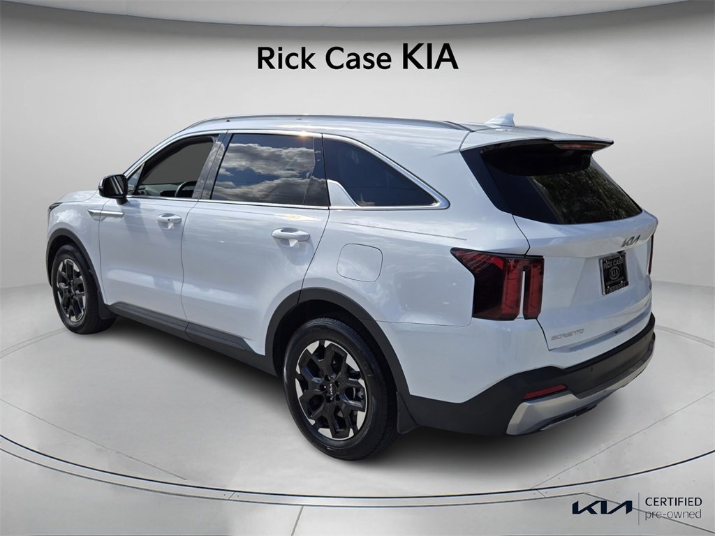 Certified 2024 Kia Sorento S image 8