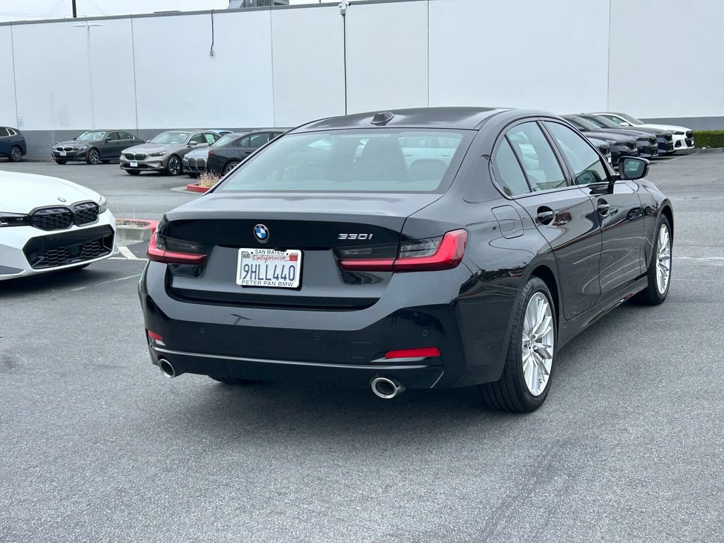 Used 2023 BMW 330i Sedan w/ Premium Package RWD image 5