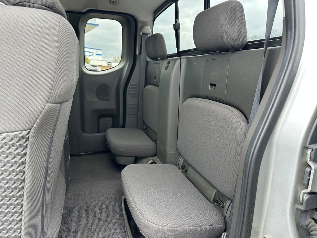 Used 2018 Nissan Frontier SV image 10