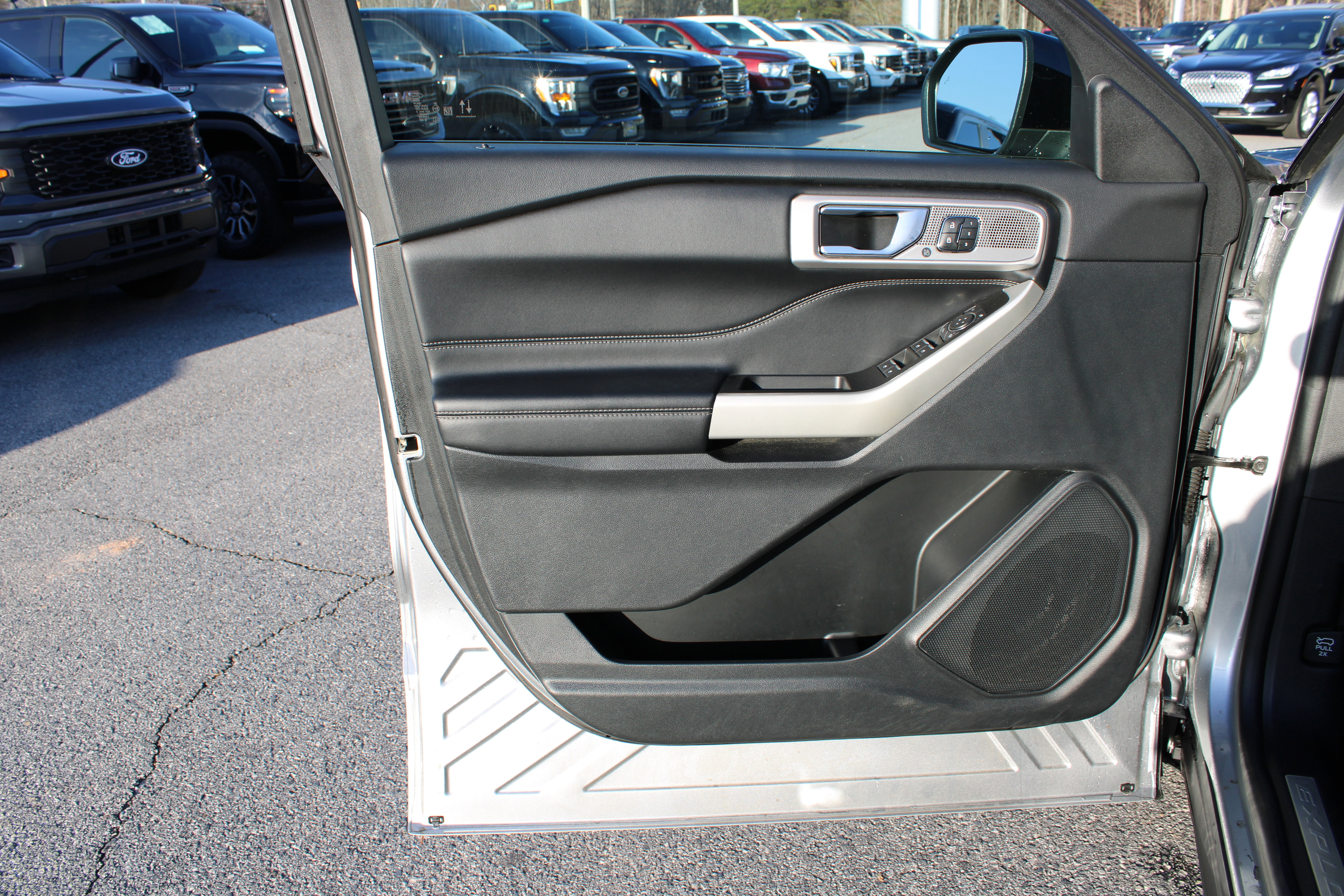 Used 2021 Ford Explorer Limited w/ Equipment Group 301A image 15