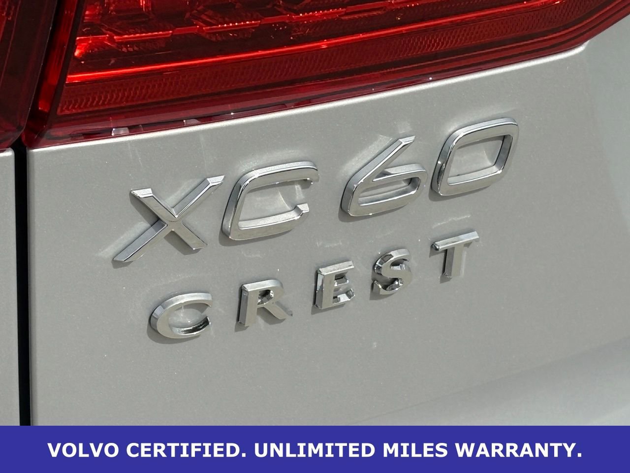 Certified 2025 Volvo XC60 B5 Core AWD/4WD image 9