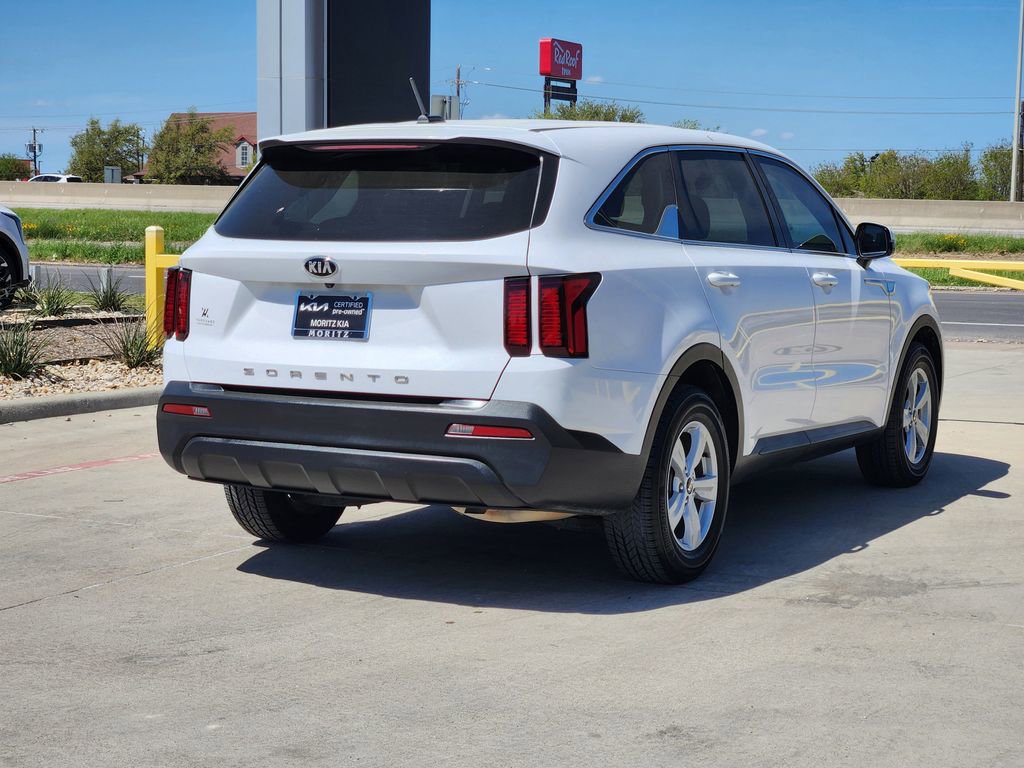 Used 2021 Kia Sorento LX image 4