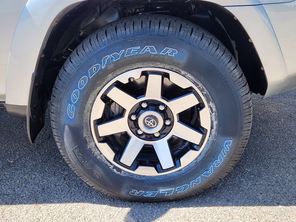 Used 2019 Toyota 4Runner TRD Off-Road Premium AWD/4WD image 15