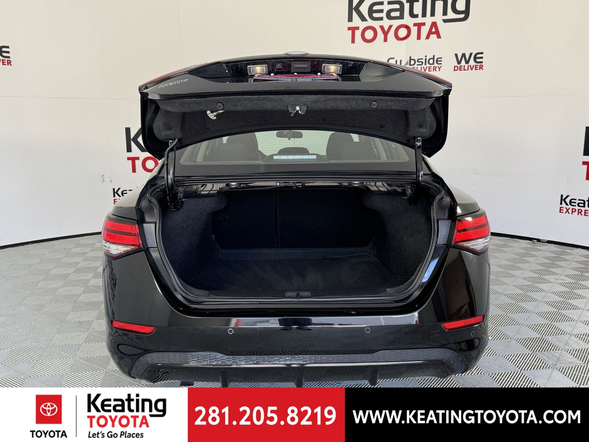 Used 2025 Nissan Sentra SV image 17