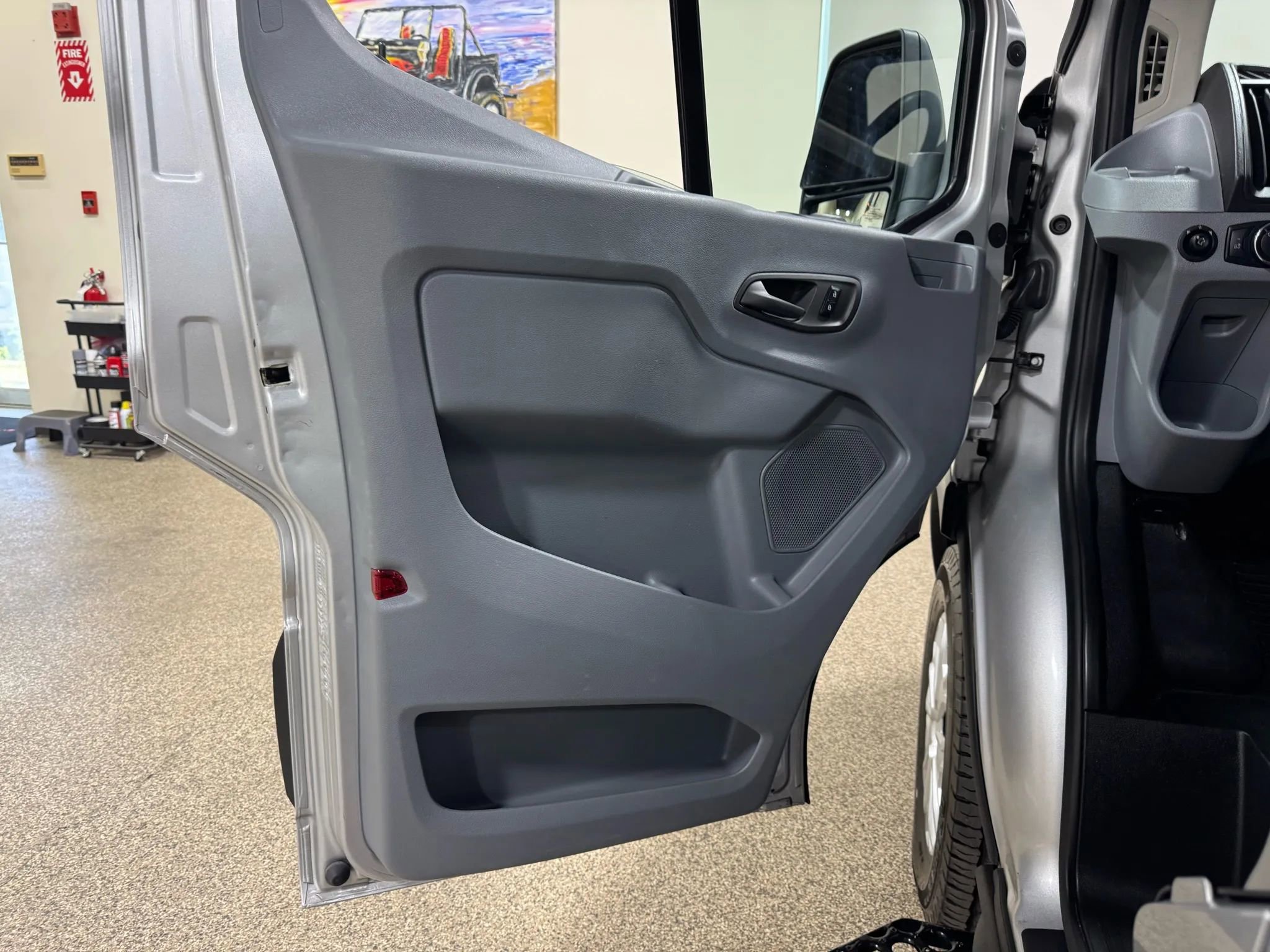 Used 2019 Ford Transit 250 148 Medium Roof image 23