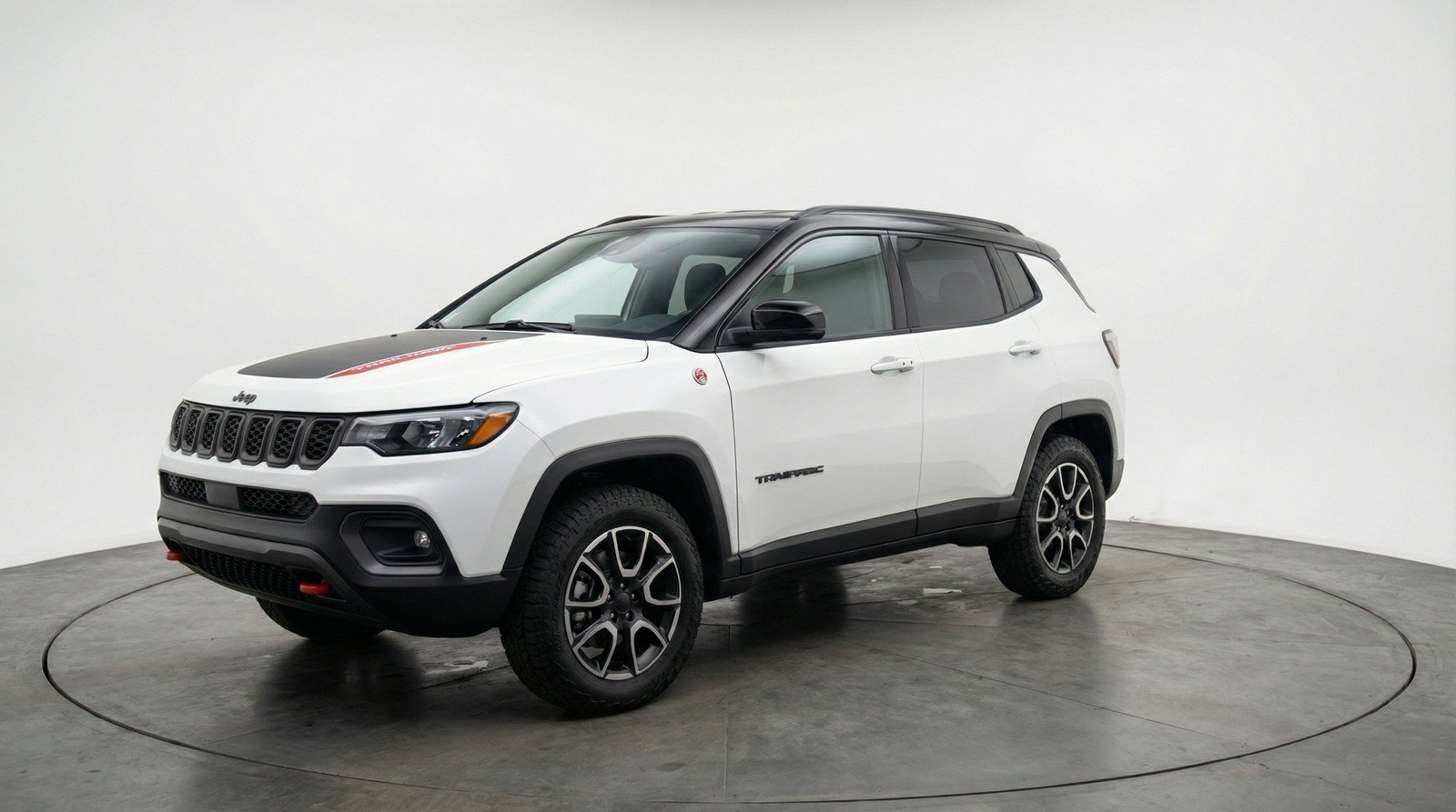 Used 2025 Jeep Compass Trailhawk AWD/4WD image 3