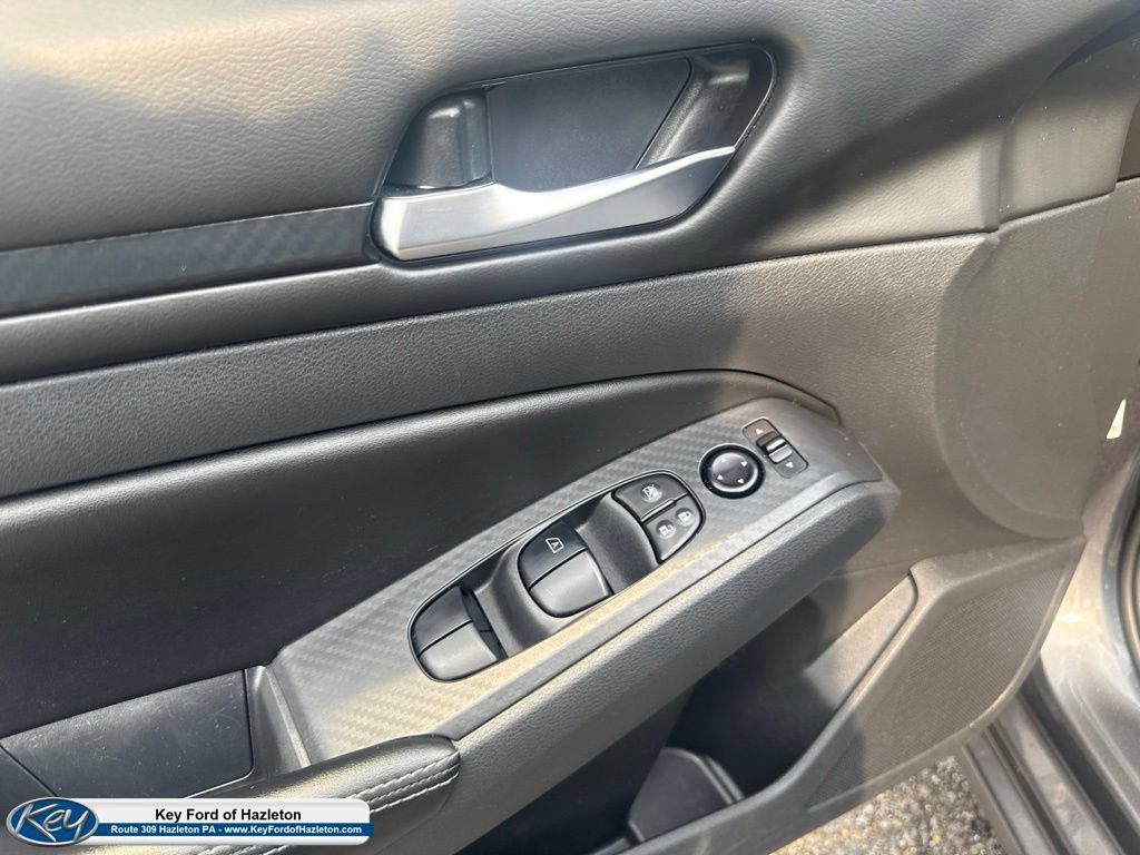 Used 2024 Nissan Altima 2.5 SV FWD image 15