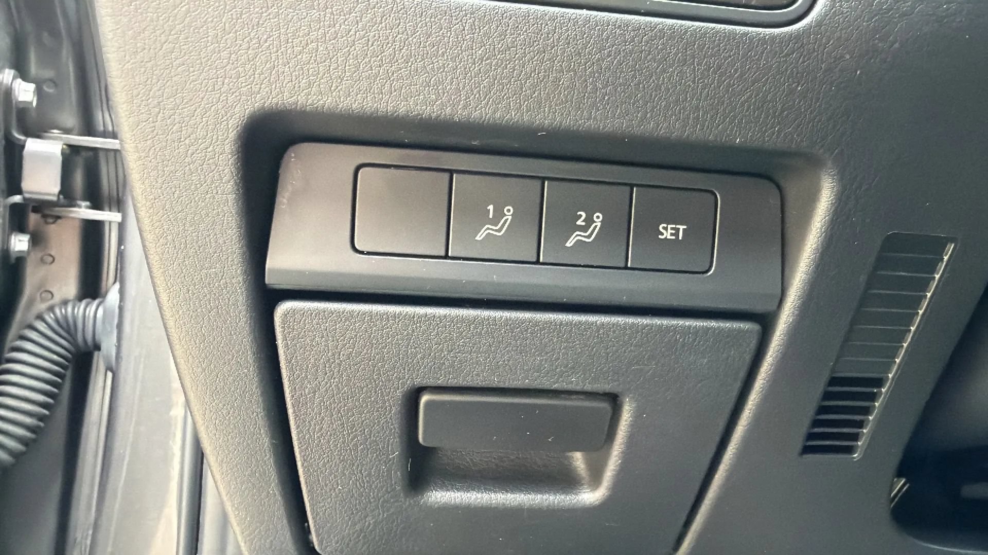 Used 2019 MAZDA MAZDA3 Hatchback w/ Premium Package FWD image 27