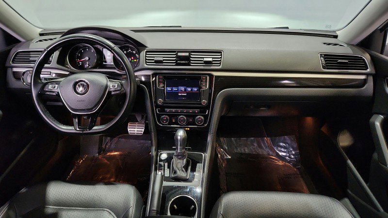 Used 2019 Volkswagen Passat 2.0T SE R-Line image 19