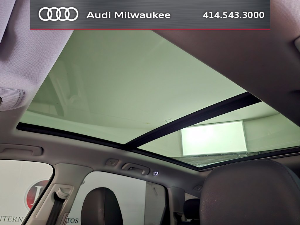Used 2023 Audi Q7 2.0T Premium w/ Convenience Package AWD/4WD image 18