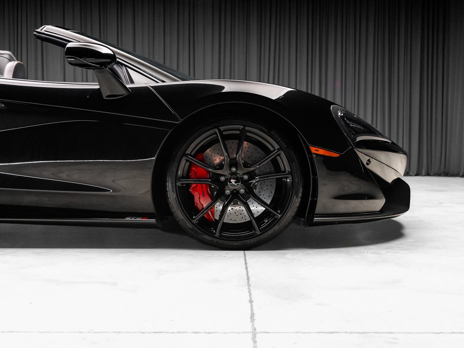 Used 2019 McLaren 570S Spider RWD image 27